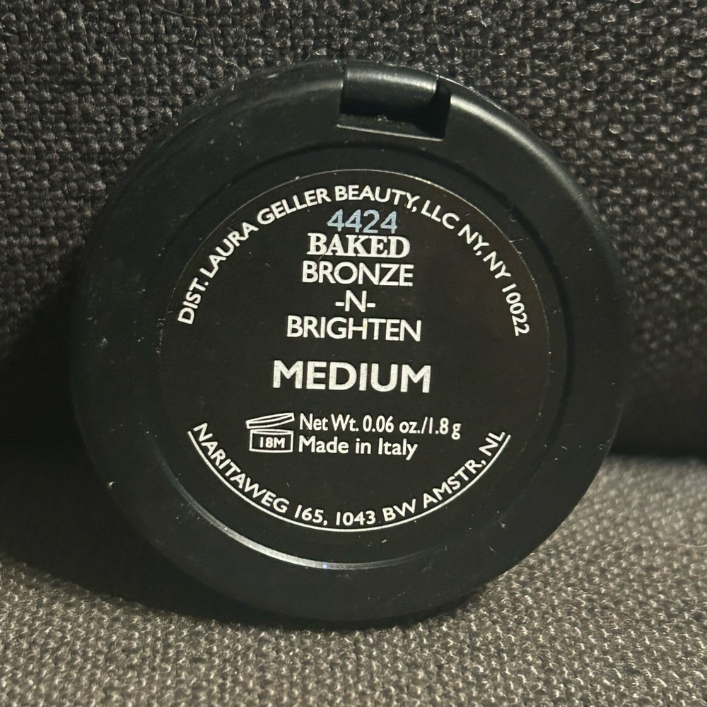 Laura Geller Baked Bronze N Brighten- Medium - Picture 3 of 3